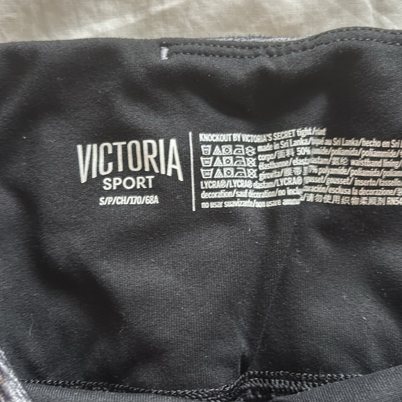 BUNDLE!! Workout cloths!! Women’s Best. Sports bra, leggings, long sleeve top - Picture 12 of 16